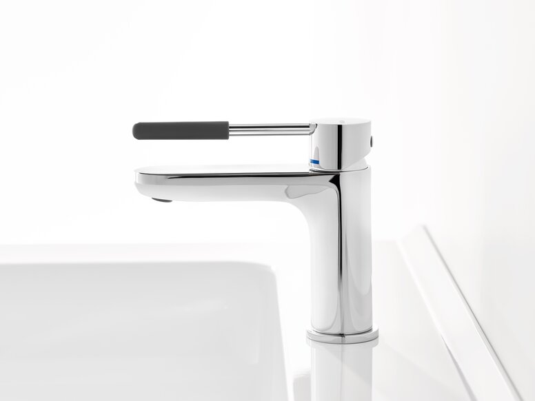 Chrome single-lever mixer tap