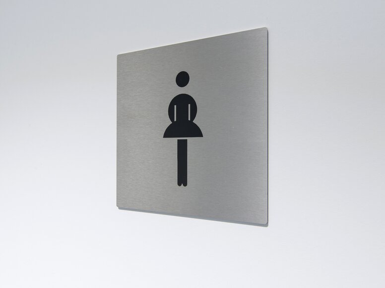 HessenChemie Campus in Wiesbaden Signposting toilets ladies